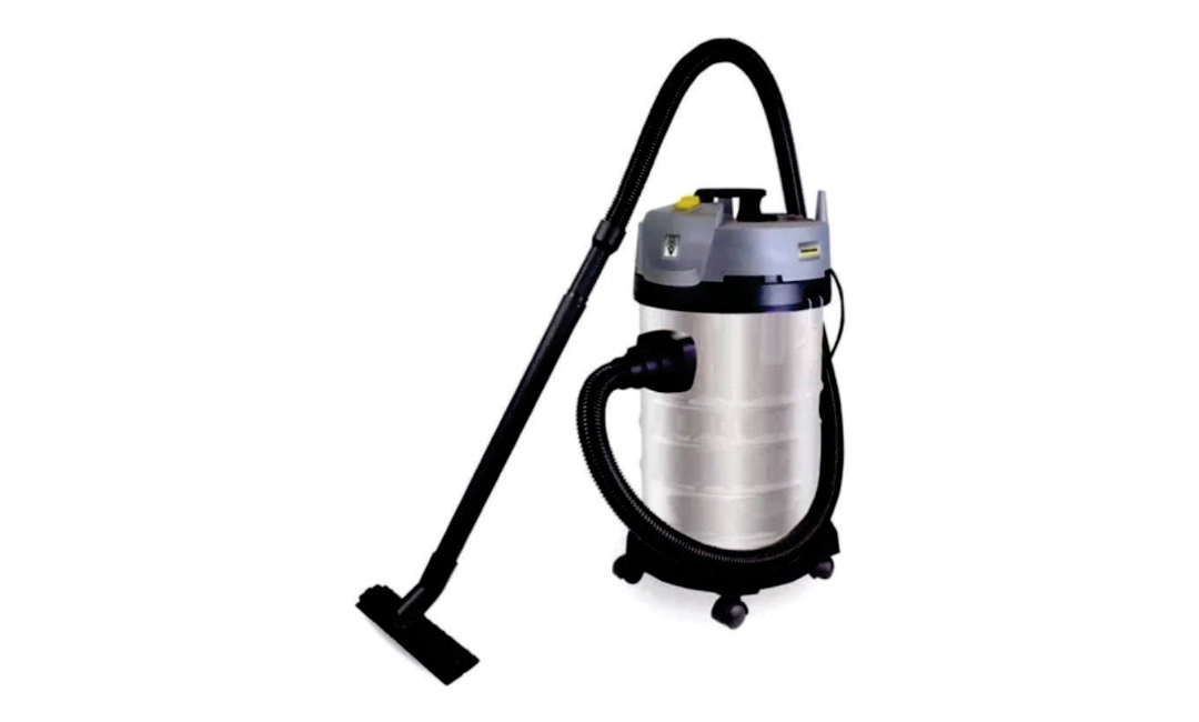 aspirador de pó e água